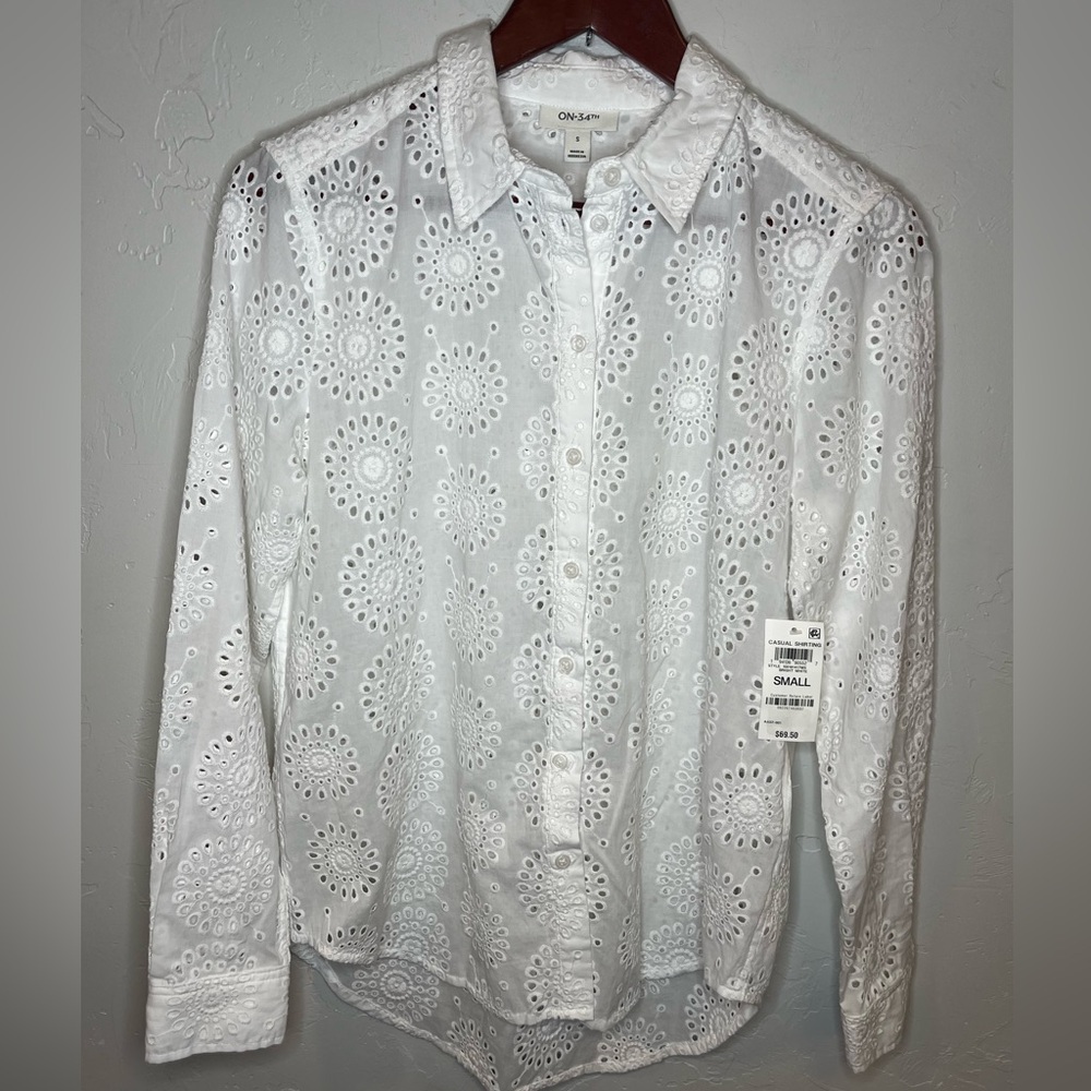 NWT ON 34th Bright White Eyelet Women's Casual Shirt Small - Picture 3 of 10
